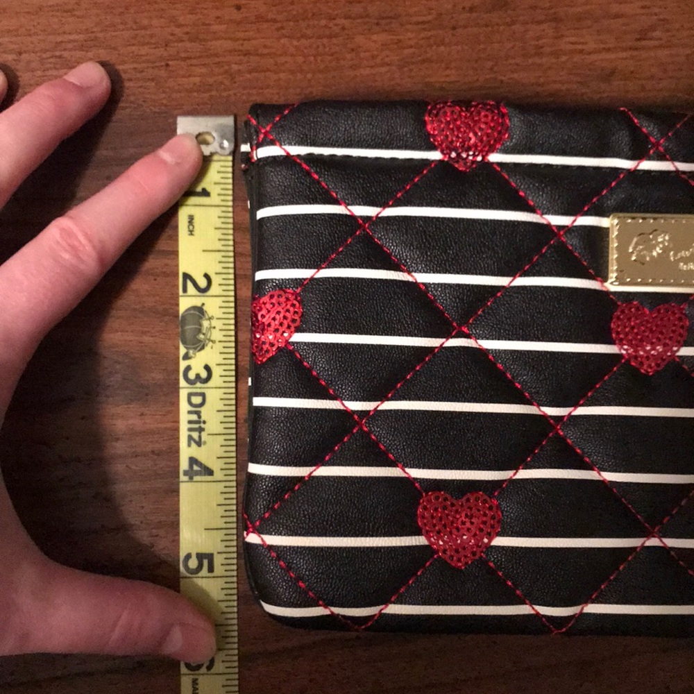 EUC Betsy Johnson wristlet - Picture 8 of 8